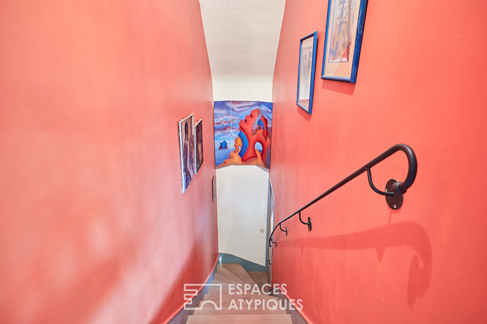 Maison esprit seventies sublimée par sa lumineuse véranda
