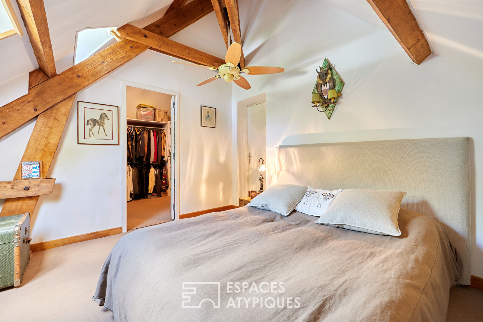 Maison esprit seventies sublimée par sa lumineuse véranda