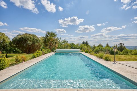 Maison de charme avec vue panoramique , piscine et paddocks