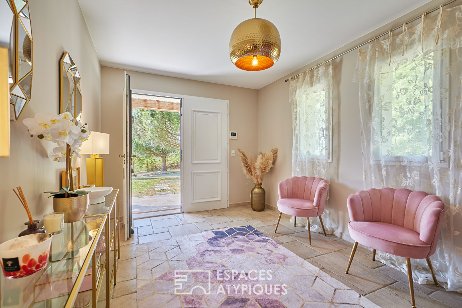 Maison de charme avec vue panoramique , piscine et paddocks