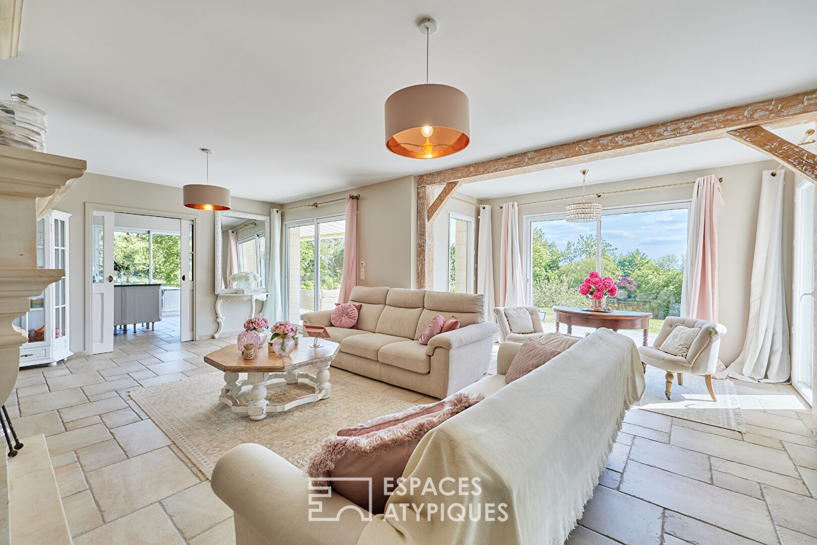 Maison de charme avec vue panoramique , piscine et paddocks