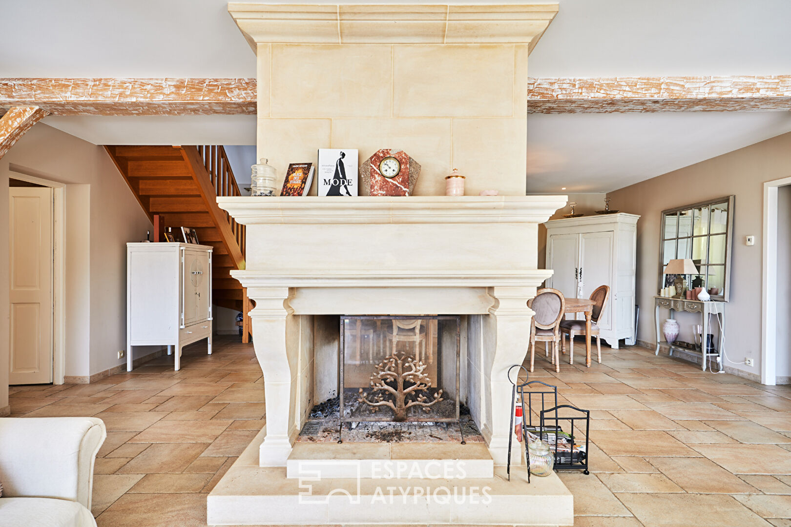 Maison de charme avec vue panoramique , piscine et paddocks