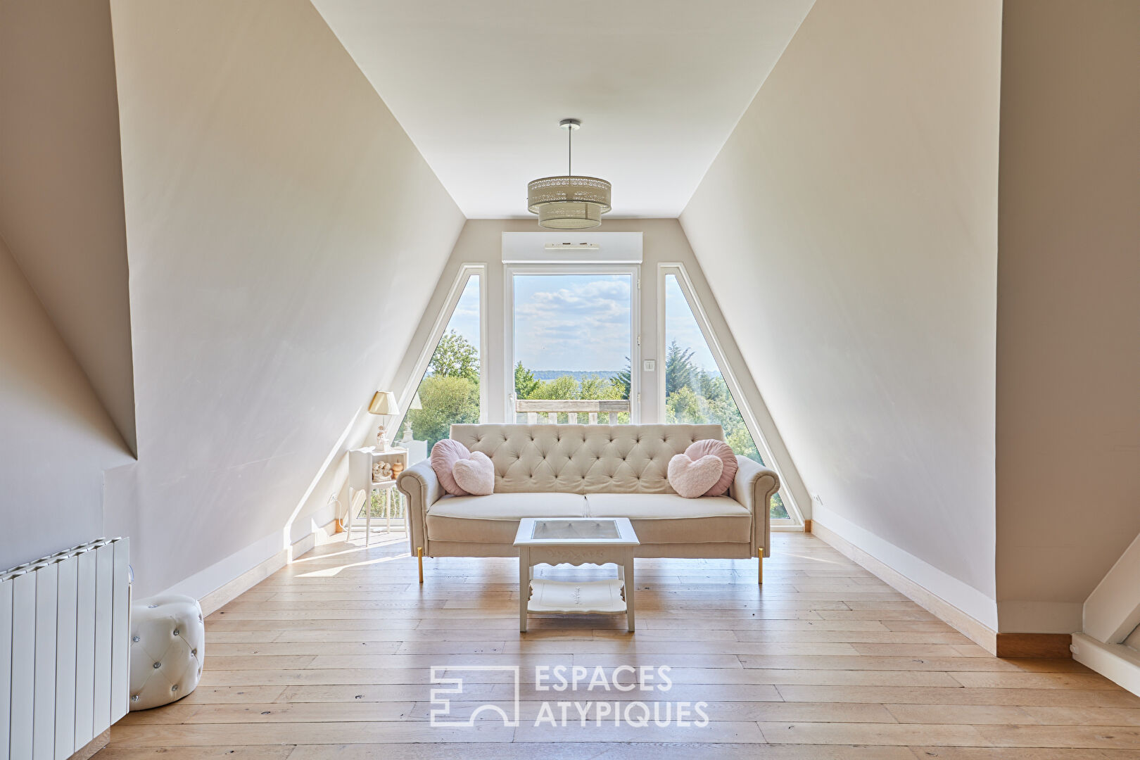 Maison de charme avec vue panoramique , piscine et paddocks