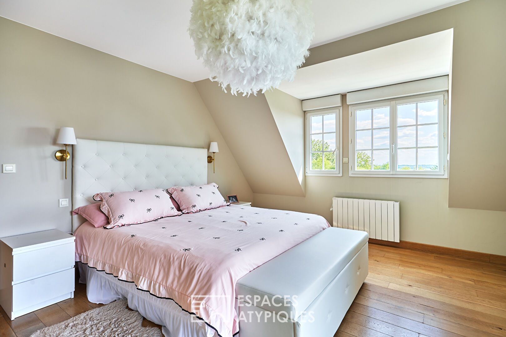 Maison de charme avec vue panoramique , piscine et paddocks