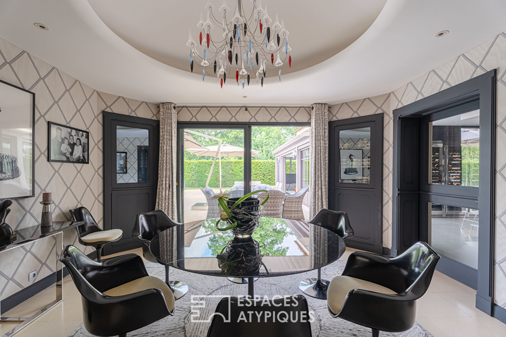 Architect-designed house with heated swimming pool and valley view