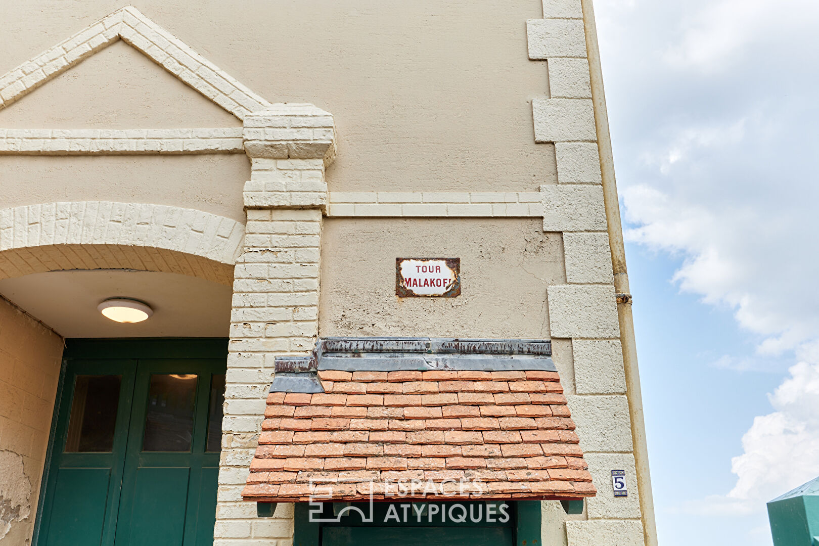Appartement d’exception dans la Tour Malakoff, témoin de l’histoire Trouvillaise