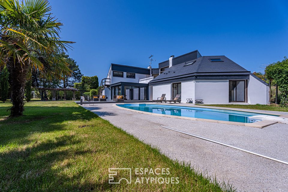 Maison contemporaine avec piscine à 350 m de la plage