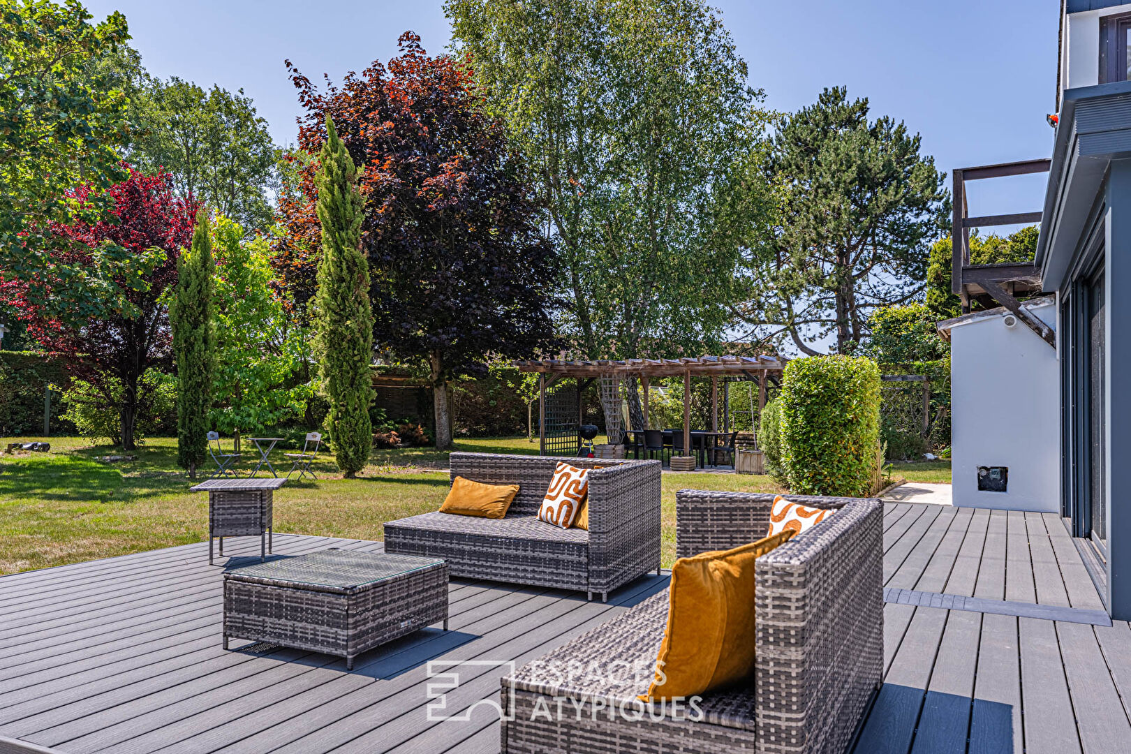 Maison contemporaine avec piscine à 350 m de la plage
