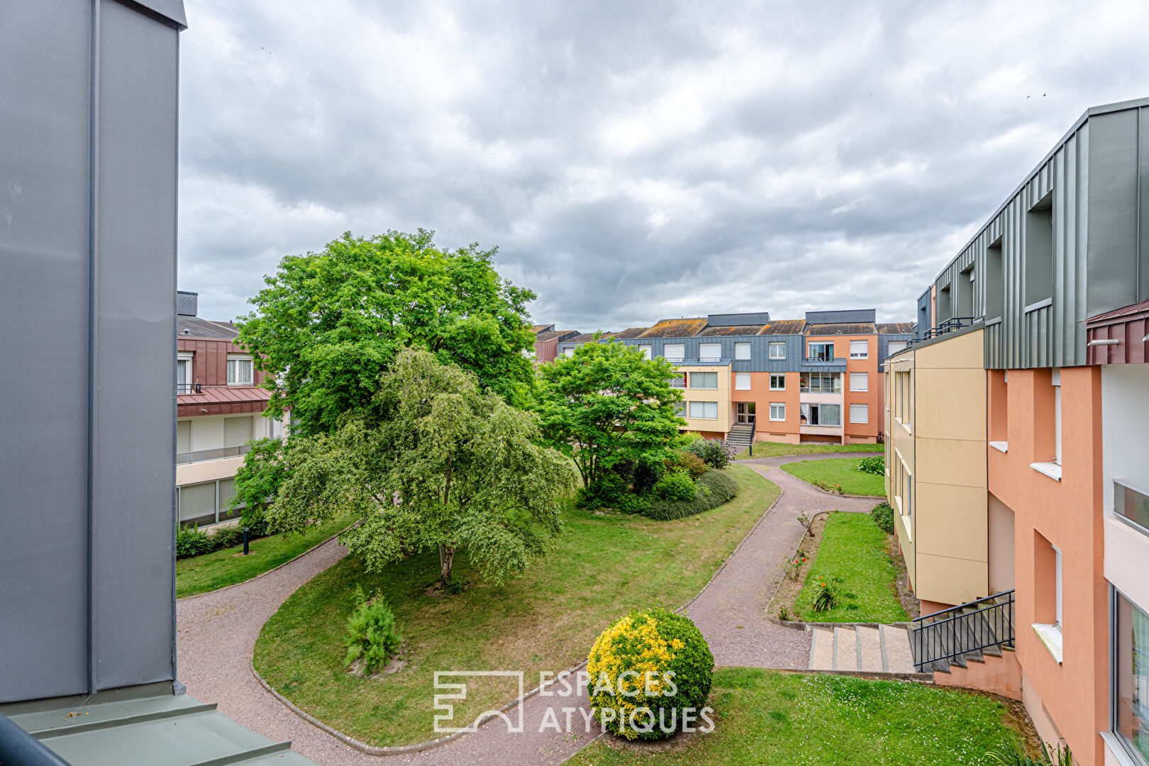 Appartement dernier étage avec balcon à proximité de la plage