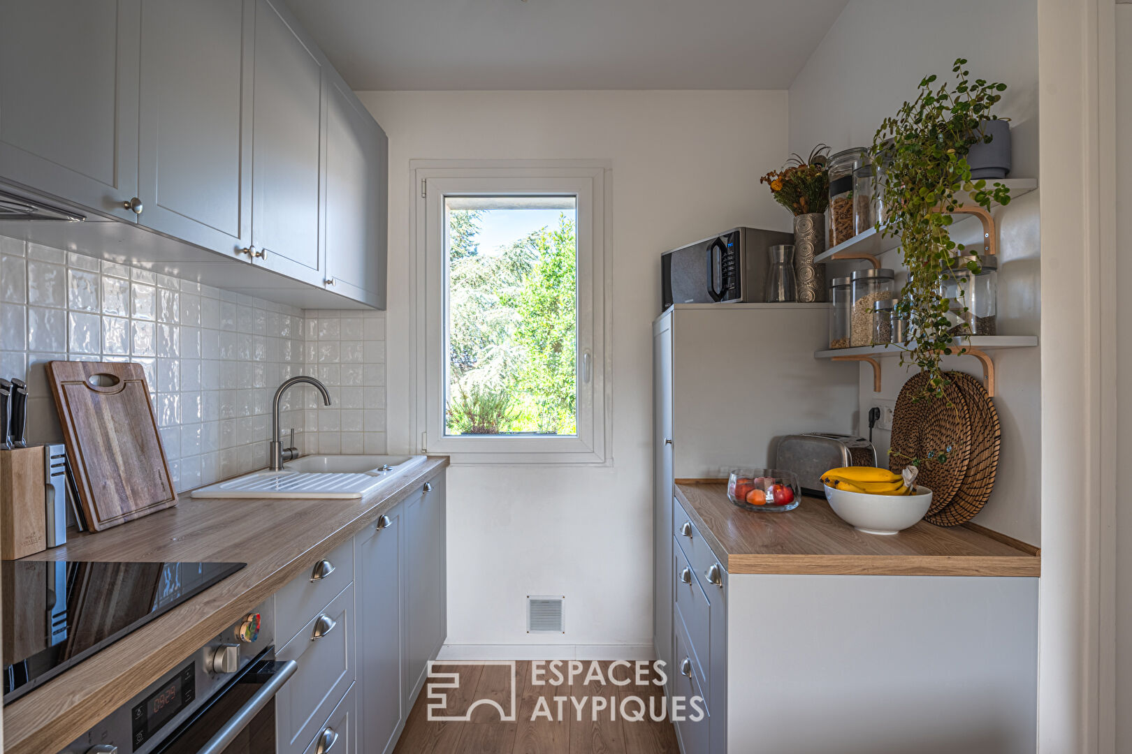 Duplex contemporain dans résidence de charme