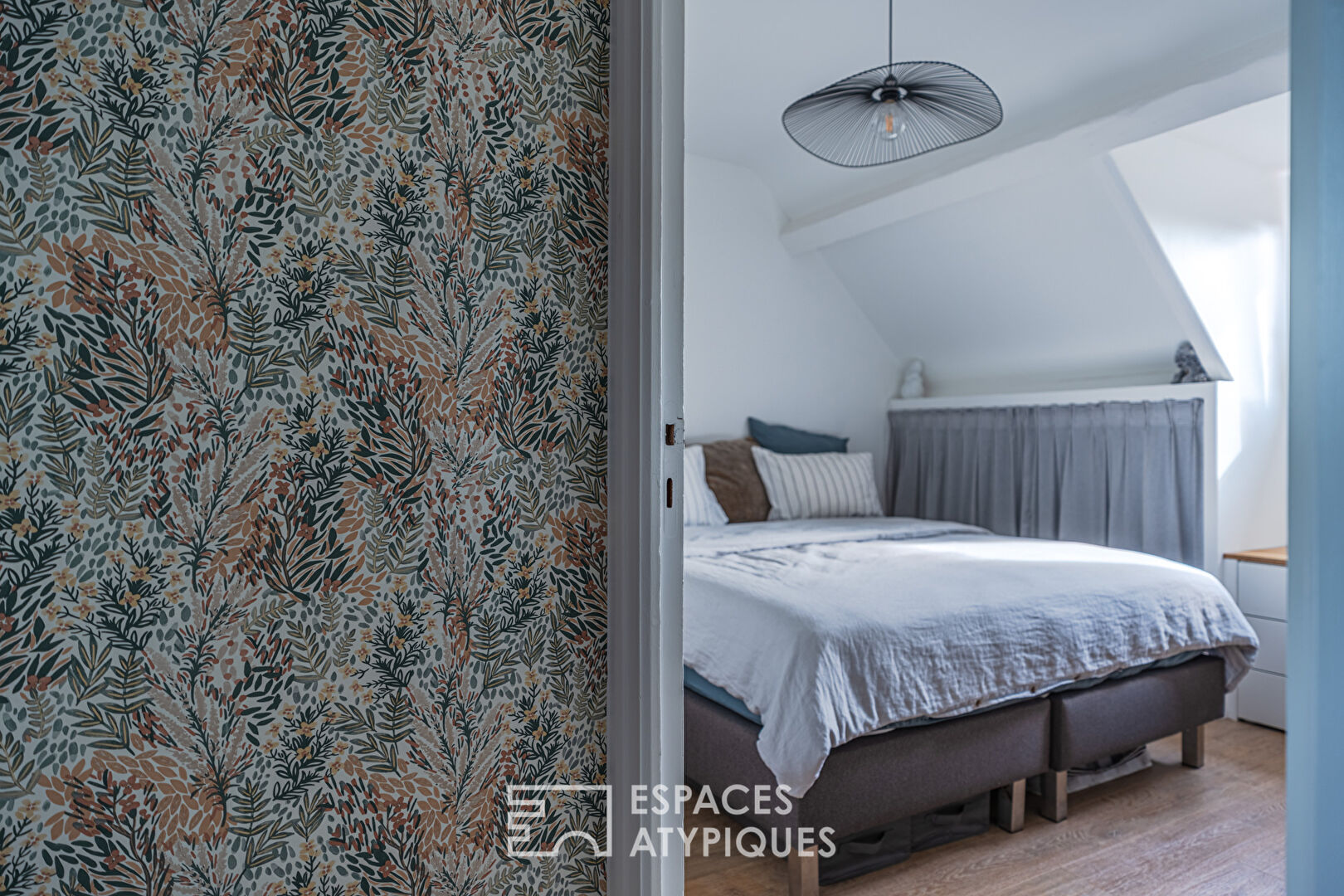 Duplex contemporain dans résidence de charme