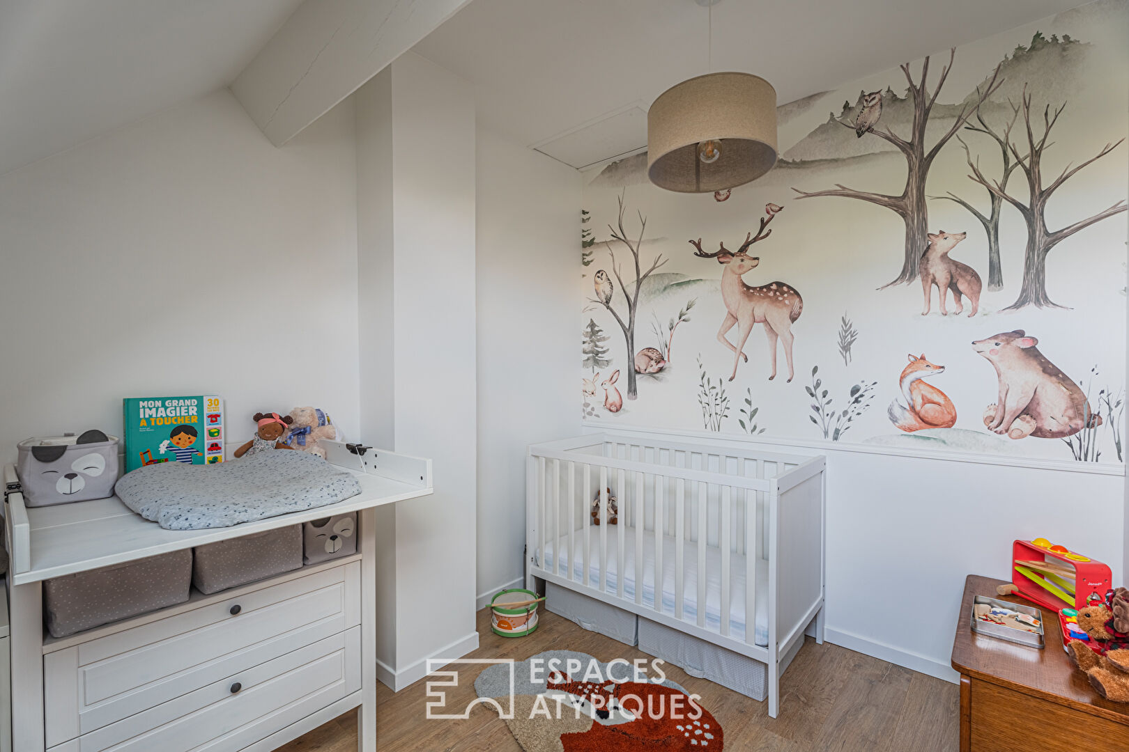 Duplex contemporain dans résidence de charme