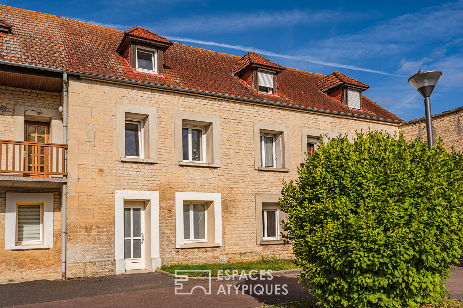 Duplex contemporain dans résidence de charme