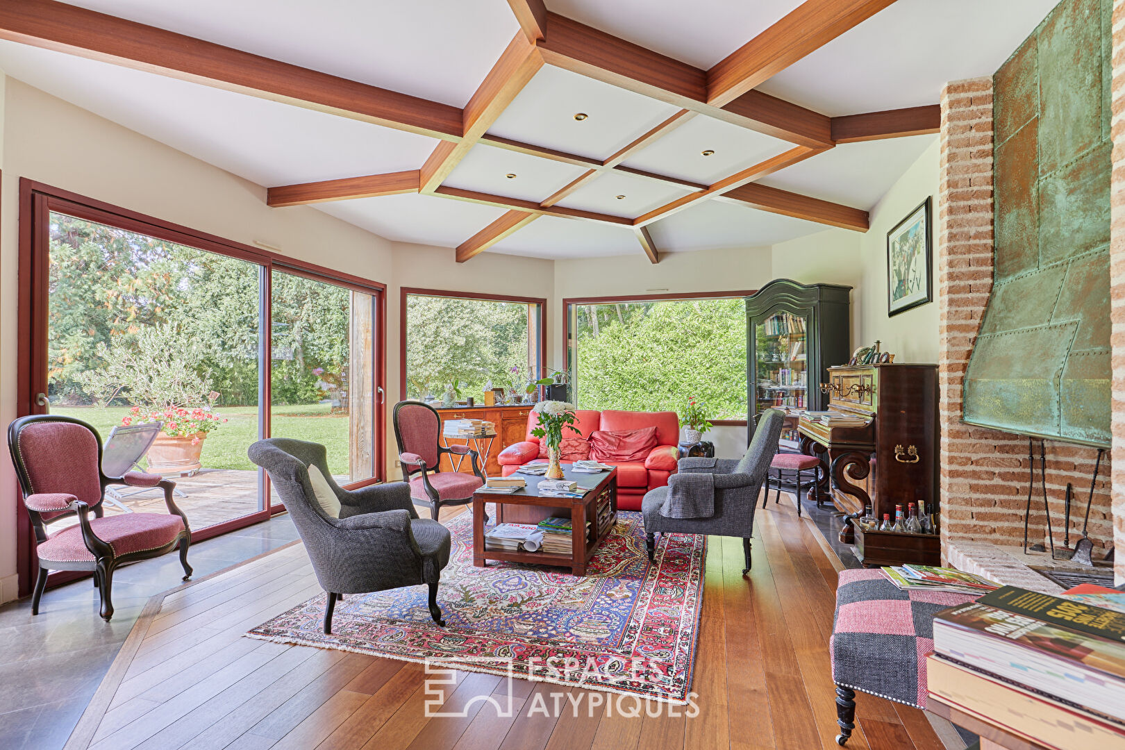 Hamlet of Lebisey: architect-designed house in a green setting