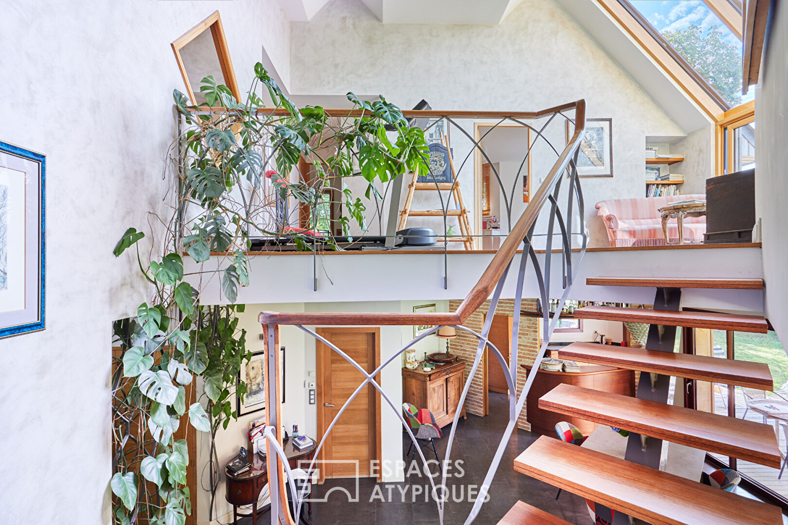 Hamlet of Lebisey: architect-designed house in a green setting