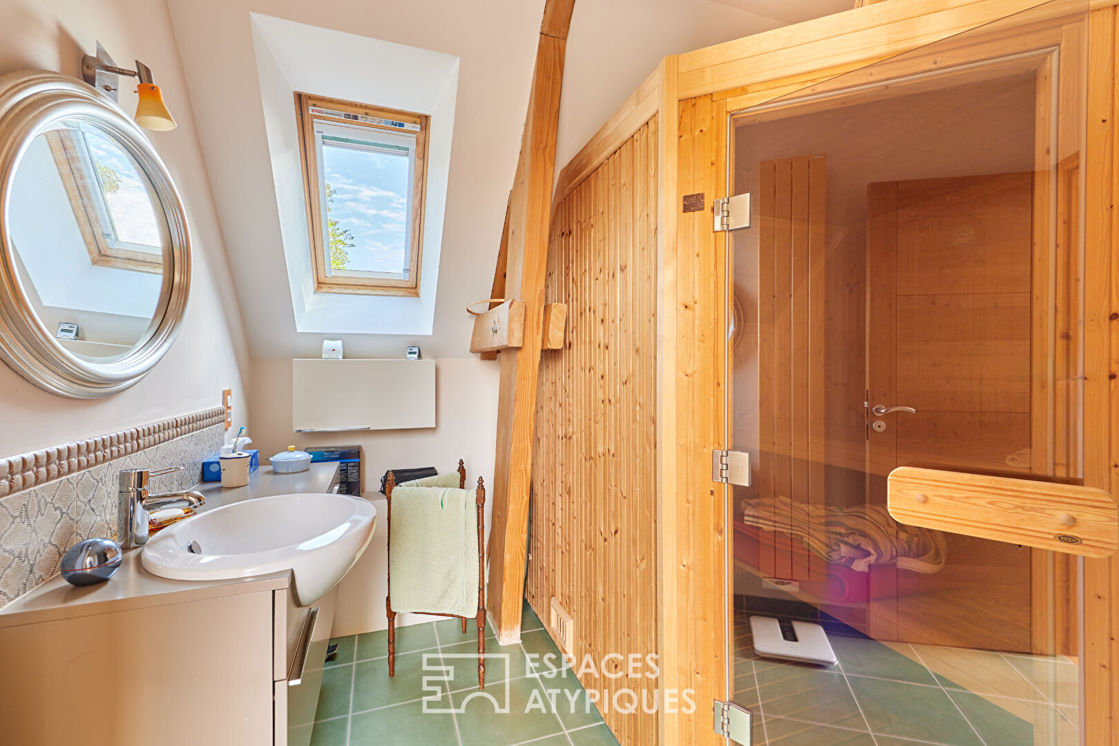 Hamlet of Lebisey: architect-designed house in a green setting