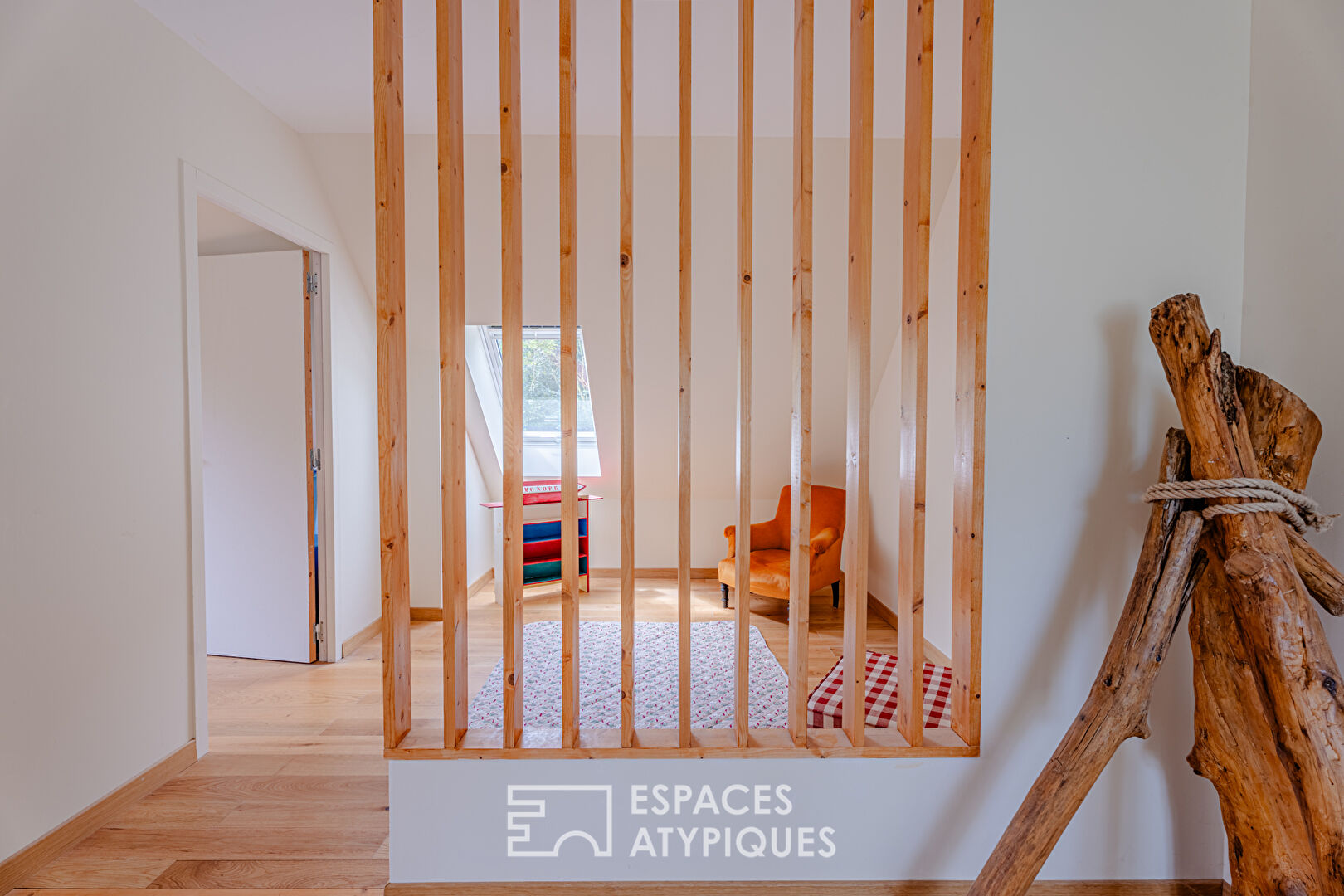 Maison à ossature bois dans un écrin de verdure