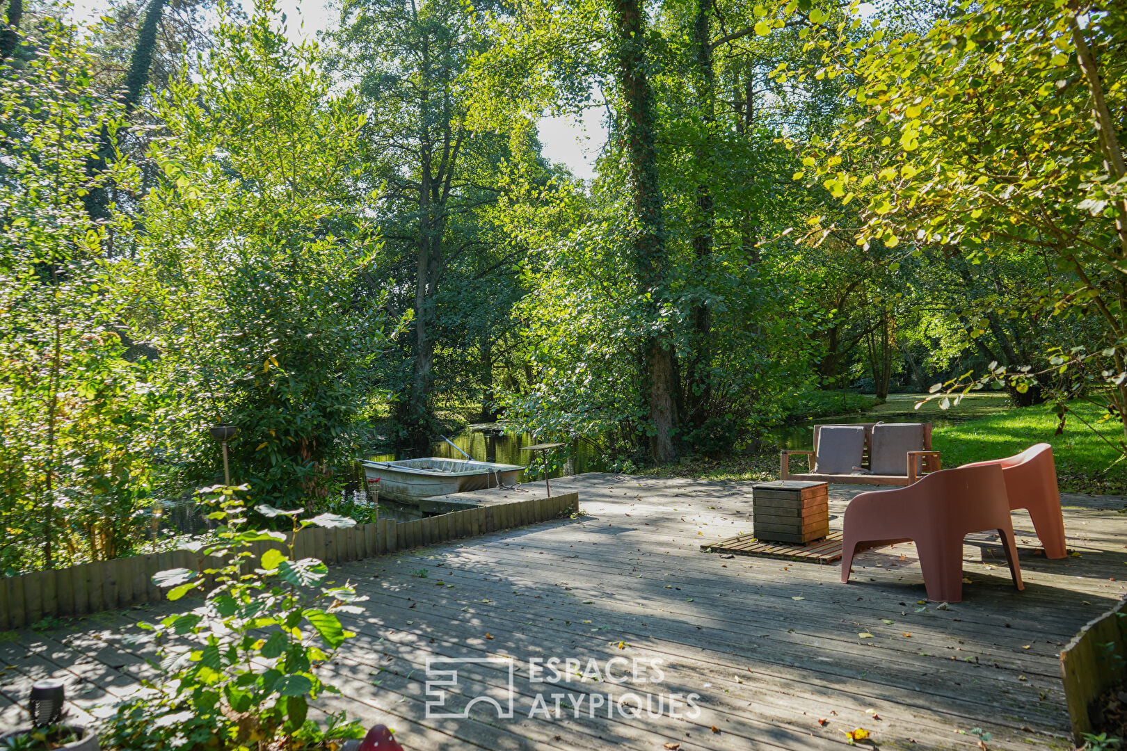 Chalet de loisir avec étang privé