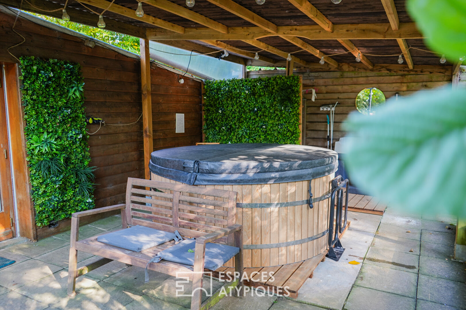 Chalet de loisir avec étang privé