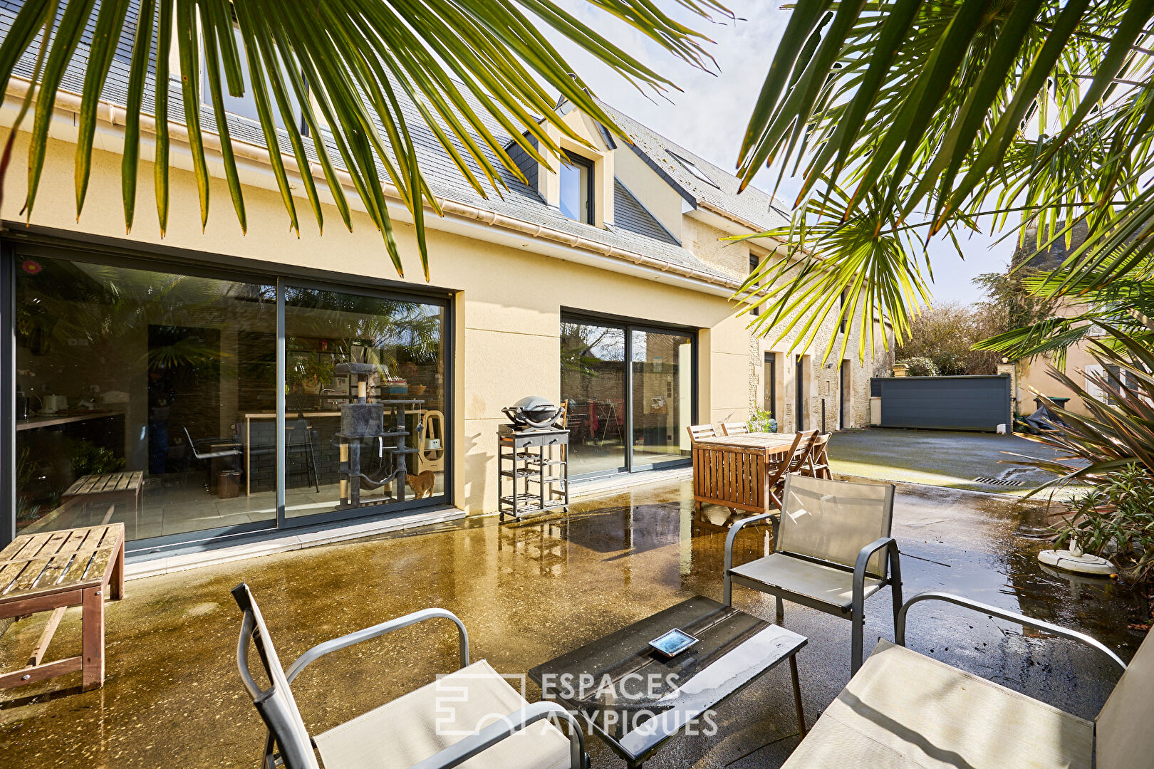 Maison en pierre rénovée avec terrasse aux portes de Caen