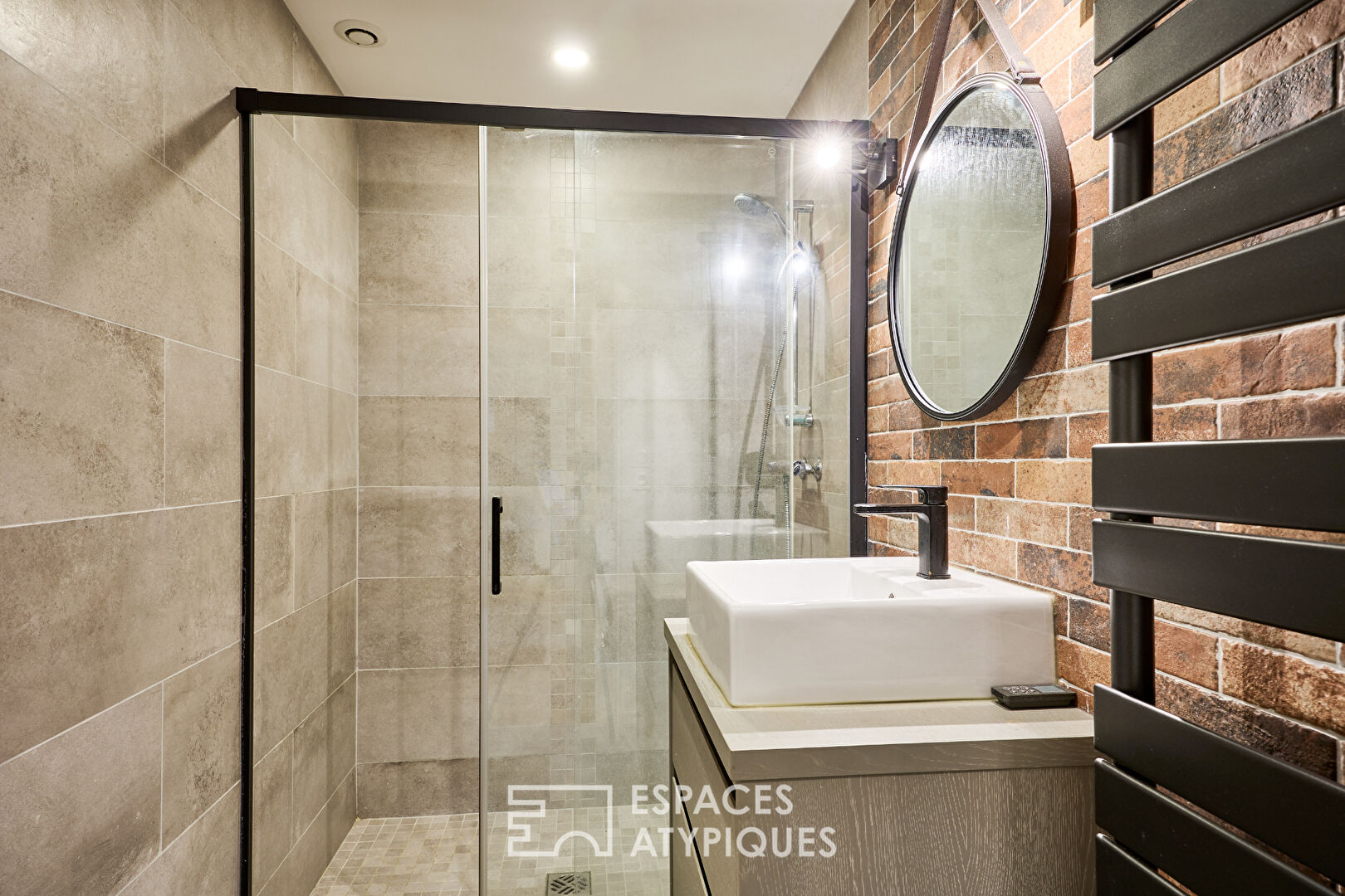 Maison en pierre rénovée avec terrasse aux portes de Caen