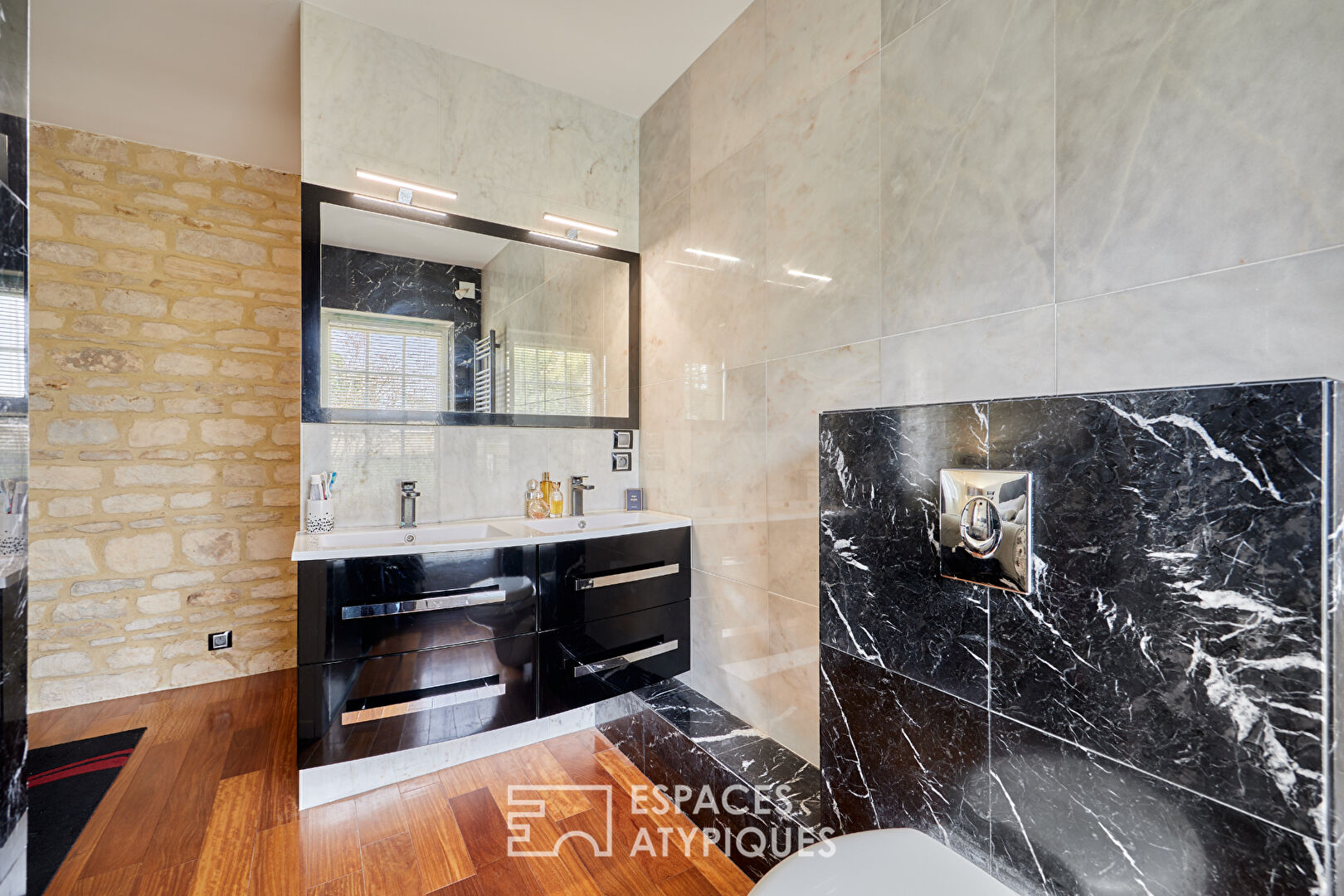 Maison en pierre et sa dépendance aménageable