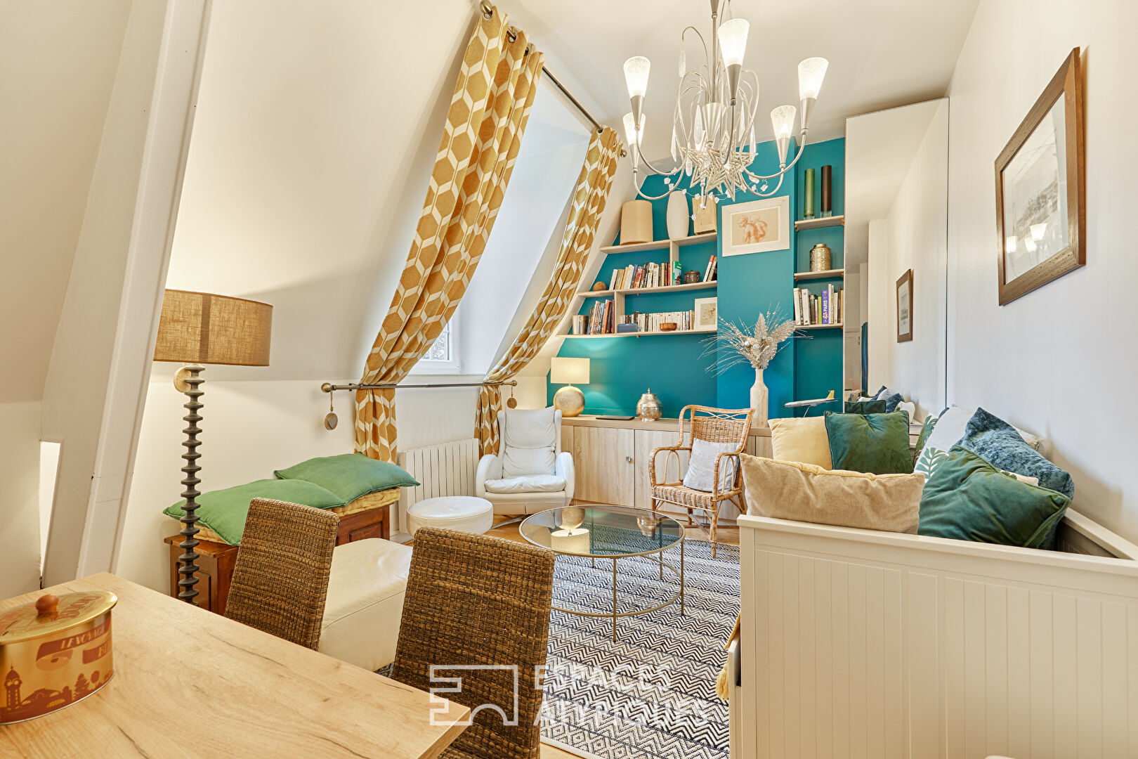 Appartement au coeur de l&rsquo;annexe d&rsquo;un château