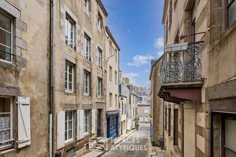 Immeuble en pierre rénové en trois logements