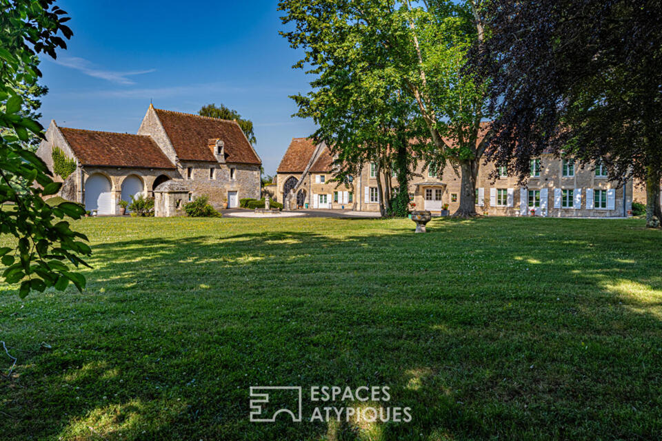 Manoir du XVIII ème siècle rénové avec parc et piscine