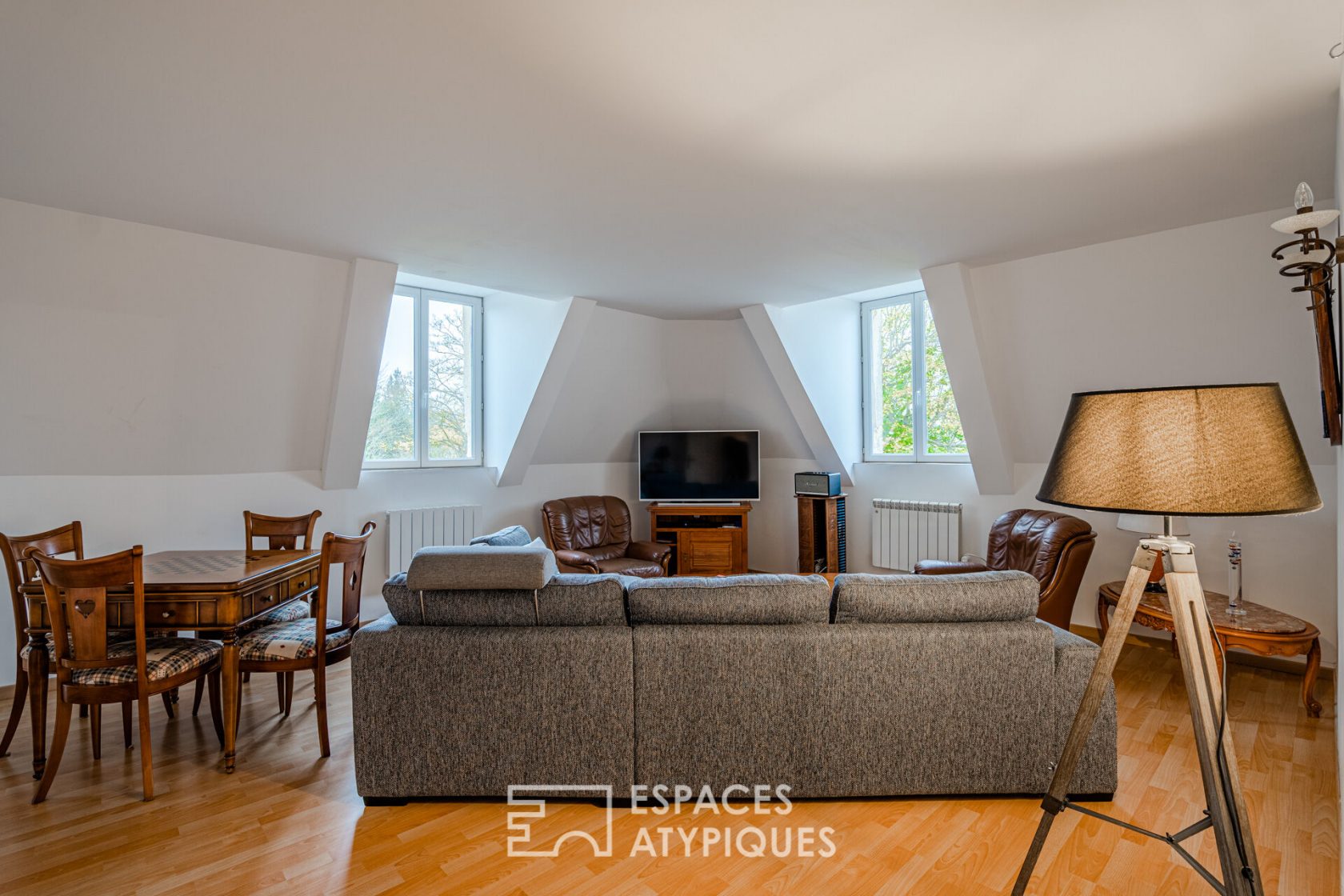 Family apartment in a 19th century mansion