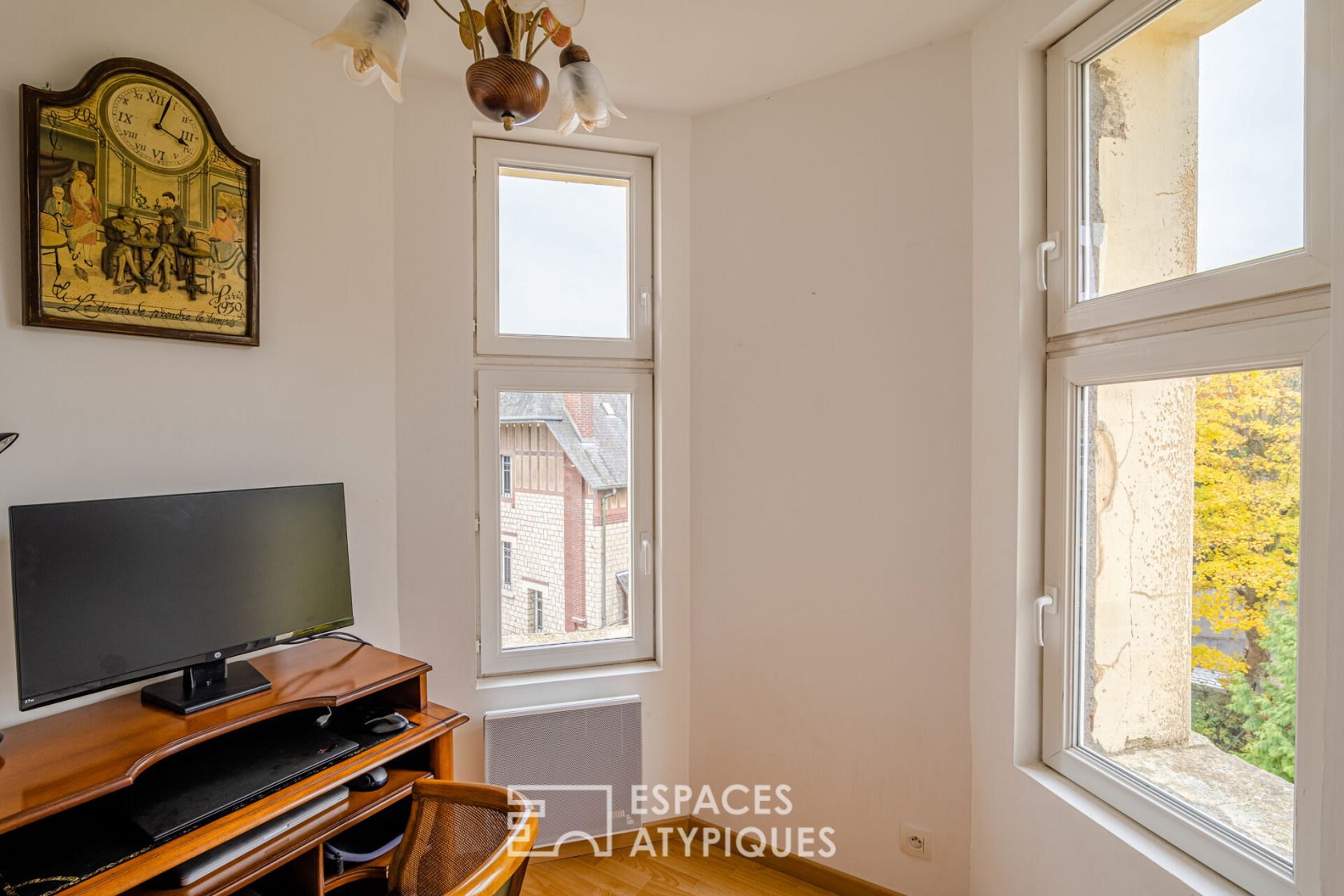 Family apartment in a 19th century mansion