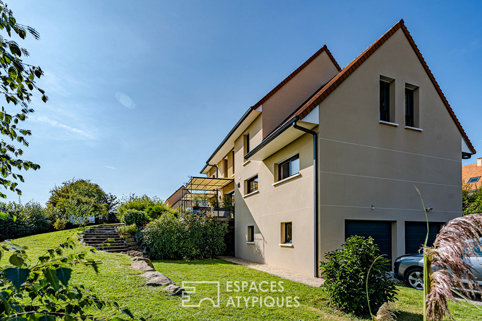 Très belle maison contemporaine avec vue dégagée