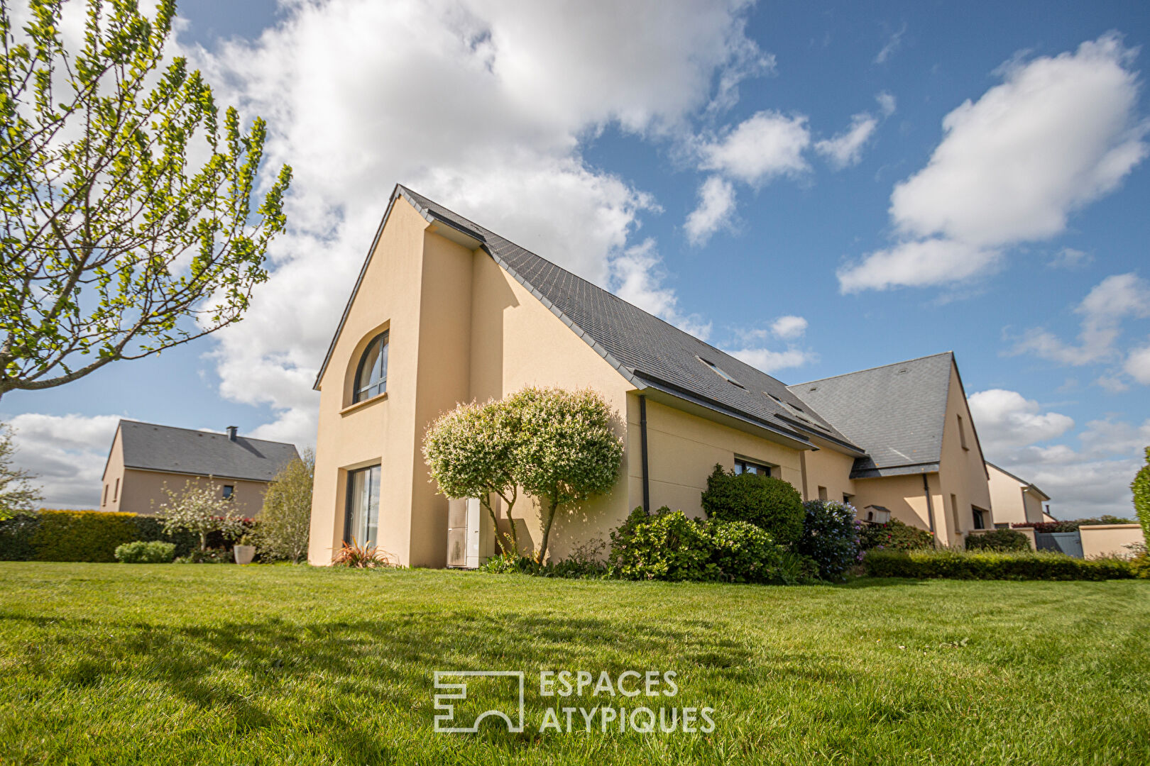 Spacious modern house with landscaped garden near Caen Ouest
