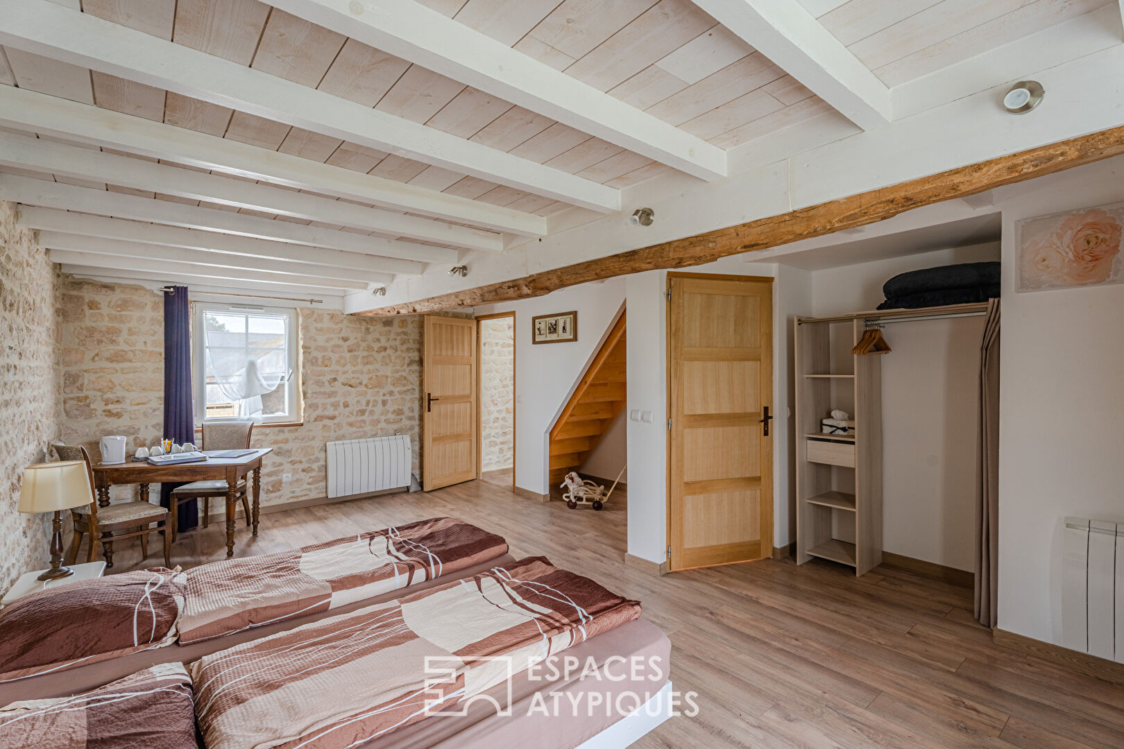 Renovated farmhouse with guest rooms close to the sea