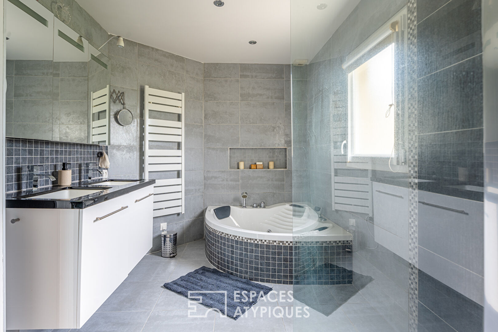 Bright contemporary house with heated swimming pool