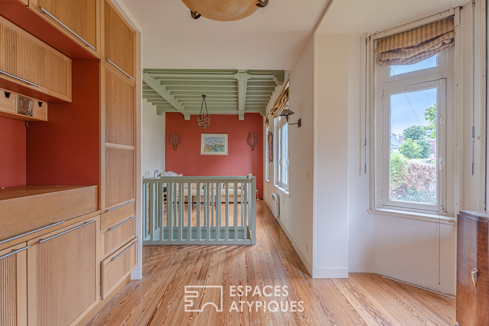 Appartement avec jardin privatif dans villa de caractère
