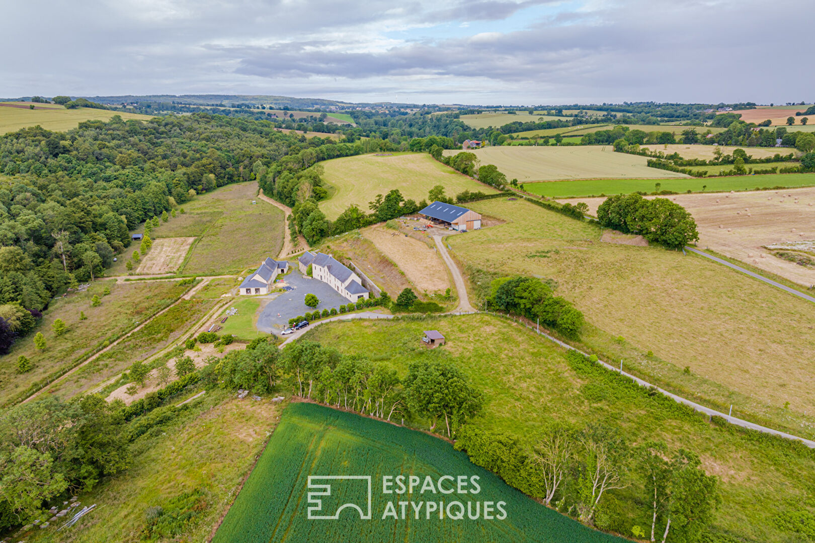 Old mill with outbuildings on 25ha