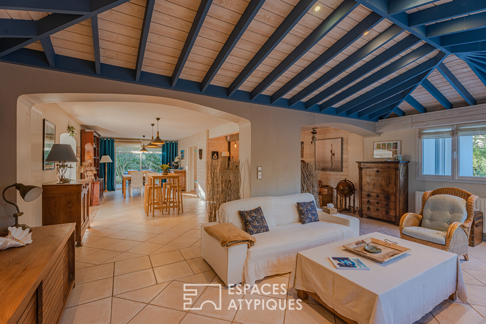 Villa de charme avec vie de plain-pied en bord de mer