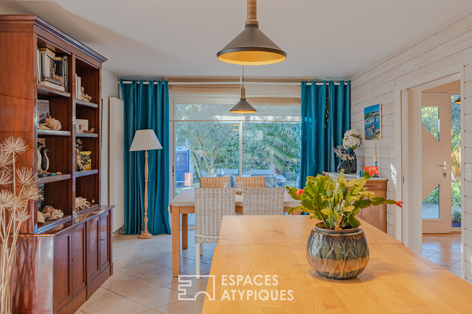 Villa de charme avec vie de plain-pied en bord de mer