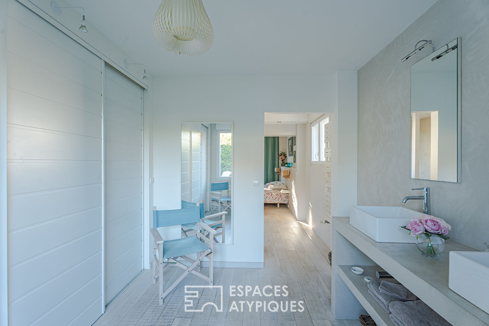 Villa de charme avec vie de plain-pied en bord de mer