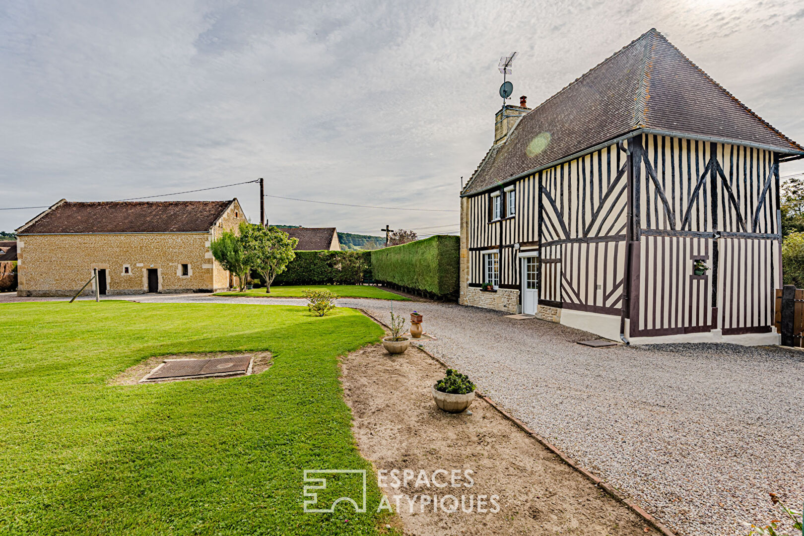 Maison normande avec grande dépendance aménageable