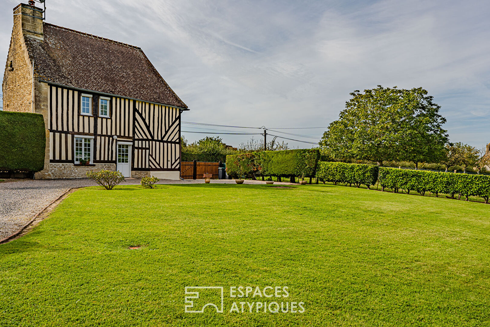 Maison normande avec grande dépendance aménageable