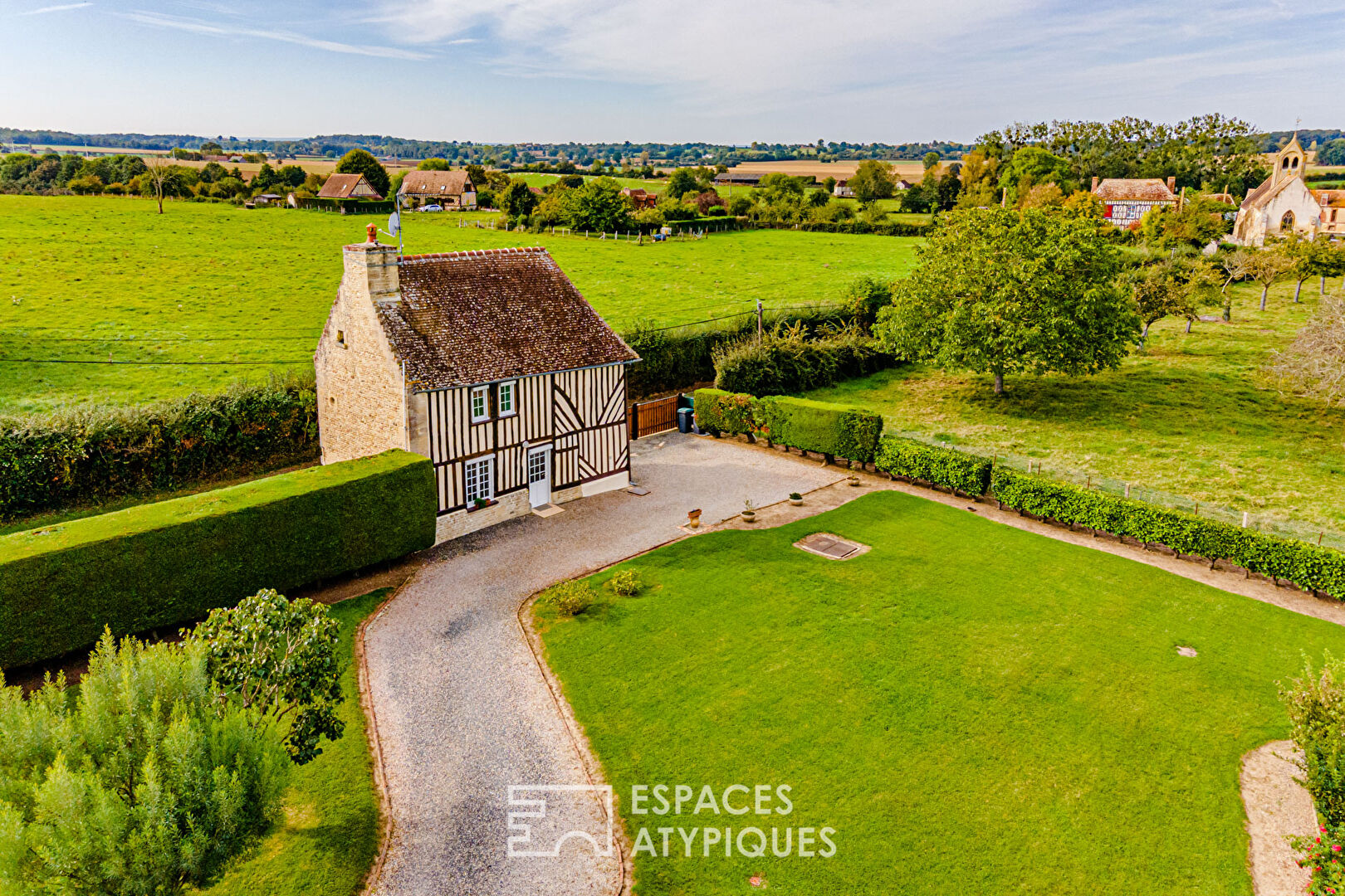 Maison normande avec grande dépendance aménageable