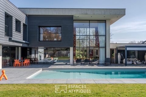 Maison d’architecte avec piscine chauffée