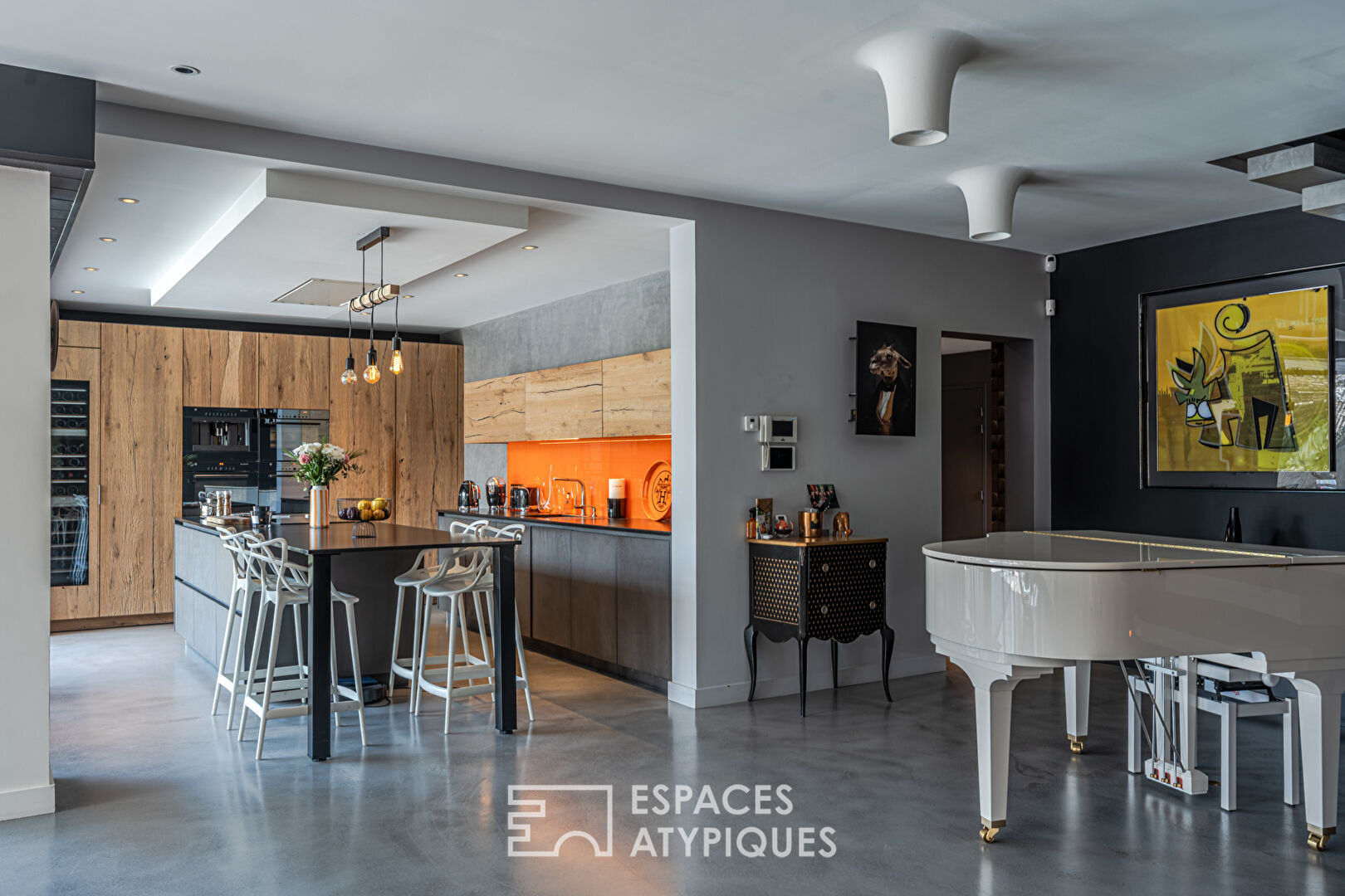 Maison d’architecte avec piscine chauffée