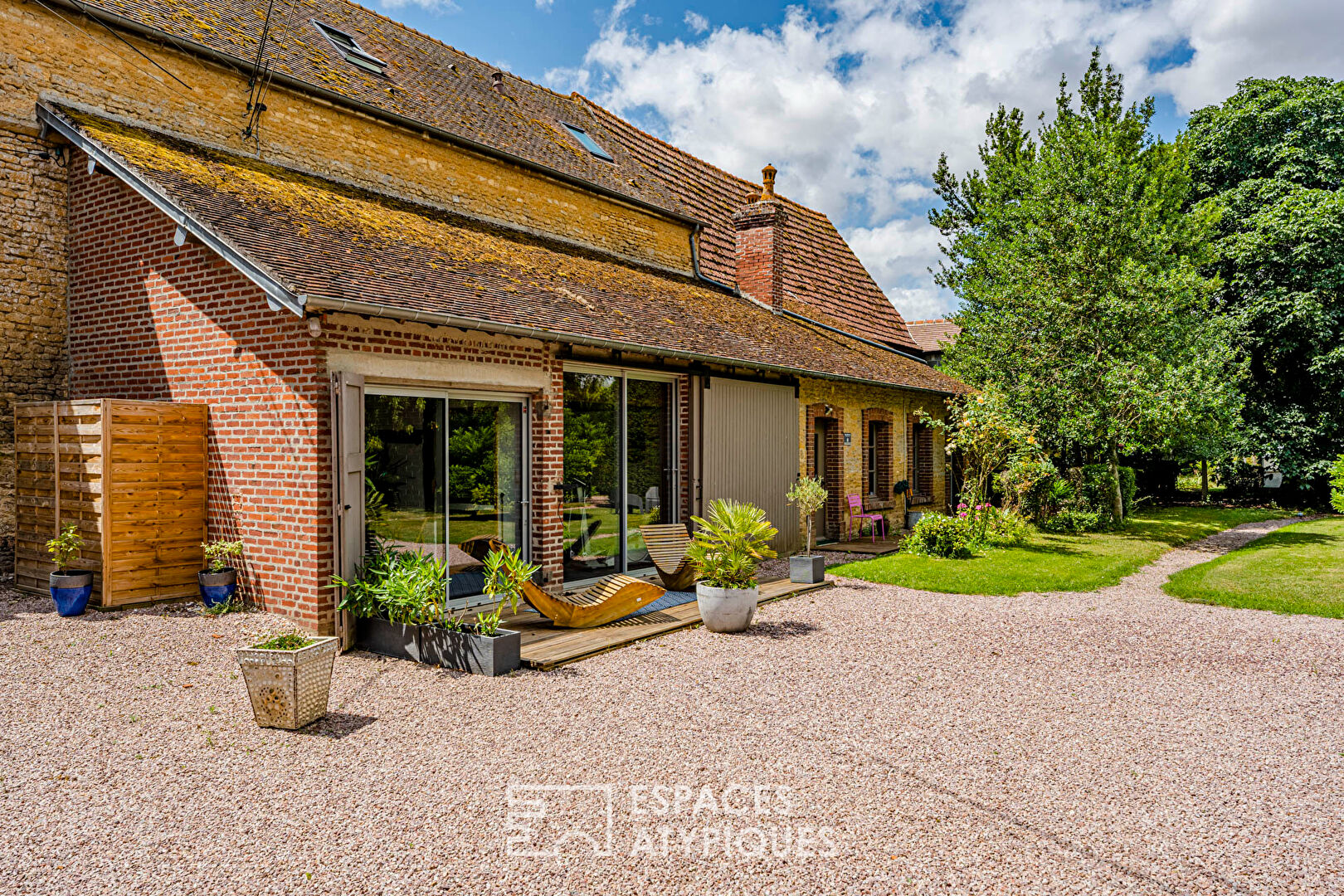 Former 18th century convent in Normandy in the heart of Pays d’Auge