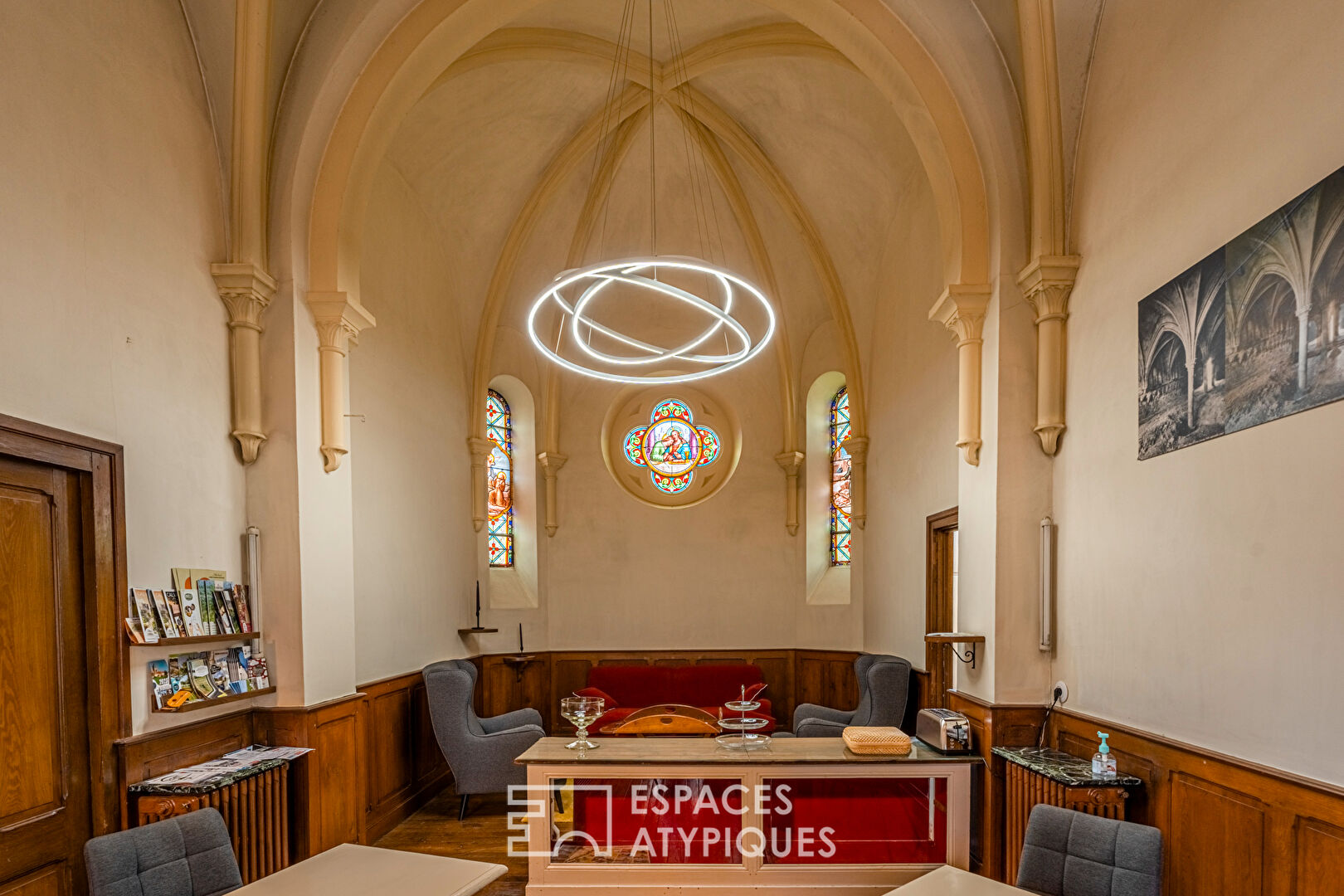 Ancien couvent 18ème avec Chapelle , devenu Chambres d’Hôtes