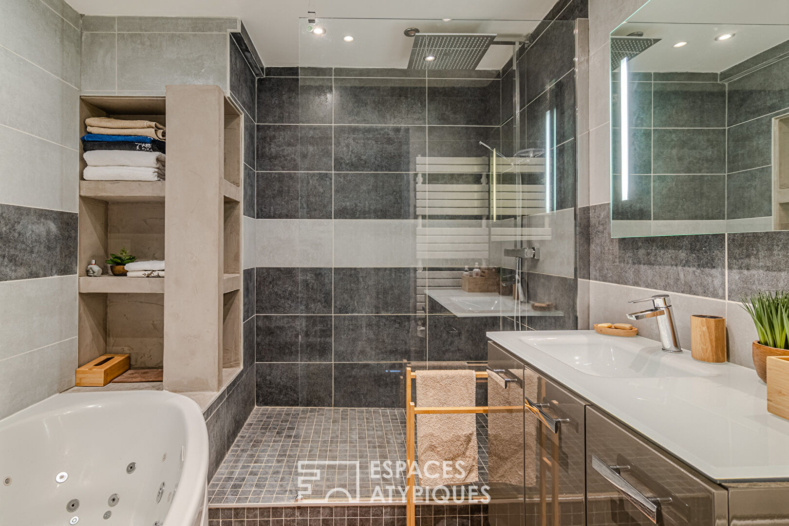 Appartement rénové de 76m² à 10min à pied du centre ville