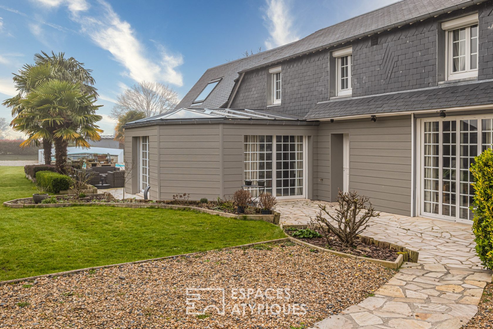 Warm house with swimming pool – close to Honfleur