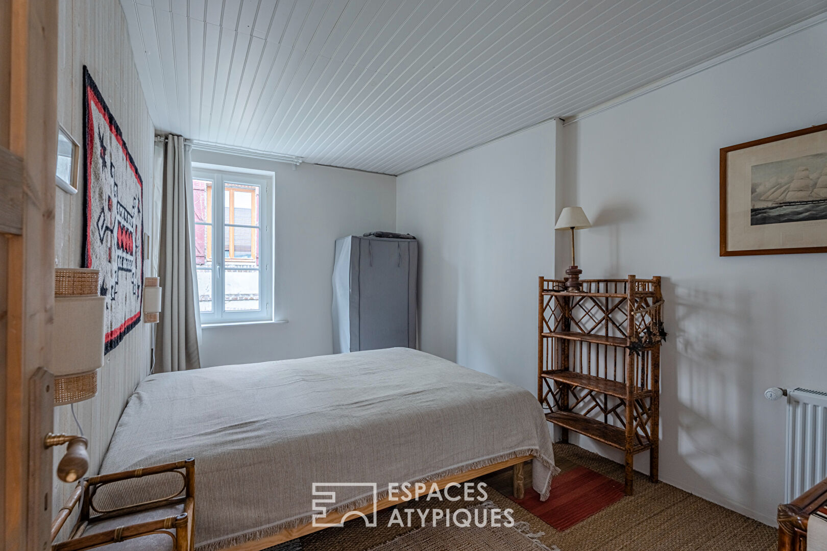 Former artist’s studio revisited in a loft in the historic center of Honfleur